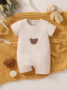 SHEIN 男婴童小熊刺繡華夫格編織連身短褲 - 卡其色 - 查看 1
