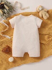 SHEIN 男婴童小熊刺繡華夫格編織連身短褲 - 卡其色 - 查看 2