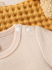 SHEIN 男婴童小熊刺繡華夫格編織連身短褲 - 卡其色 - 查看 4