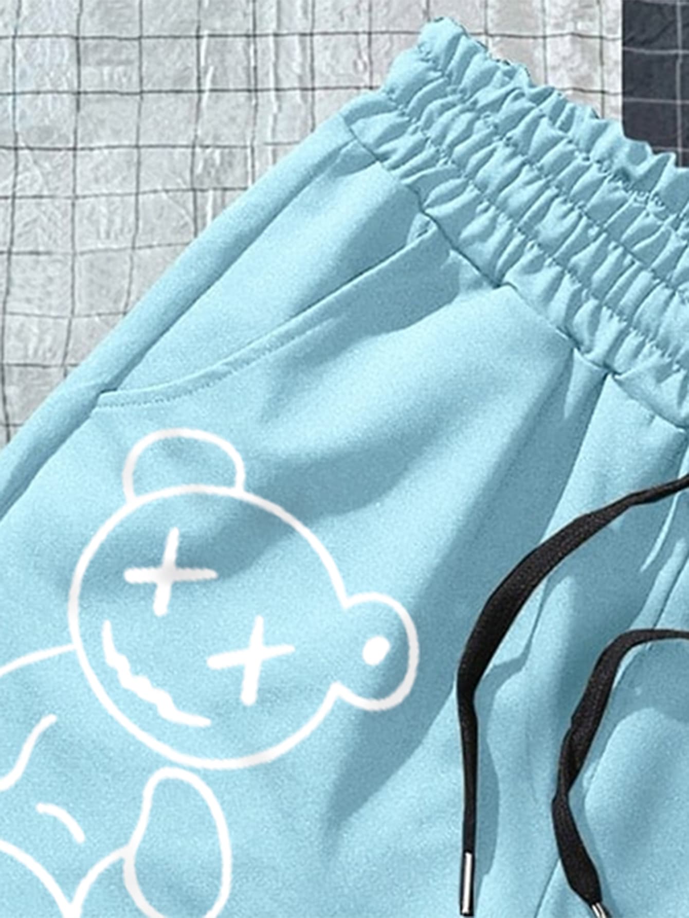 Manfinity Roghcode Men Bear Print Drawstring Waist Shorts - Baby Blue - View 3