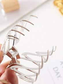 Minimalist Hair Claw - Silver - View 4