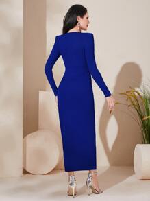 Modelyn Vestido largo de noche con cuello cruzado, detalles de botones, drapeado y abertura en el bajo - Azul - Ver 2