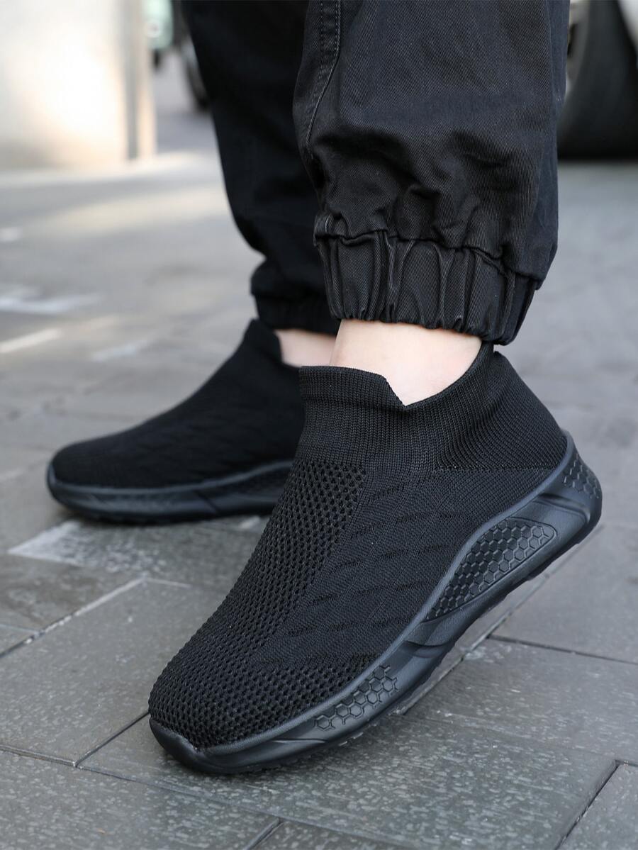 運動黑色跑步鞋適用於男孩針織細節一腳蹬織物運動鞋