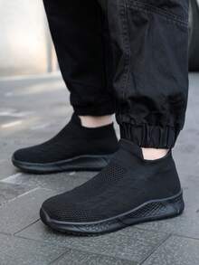 運動黑色跑步鞋適用於男孩針織細節一腳蹬織物運動鞋