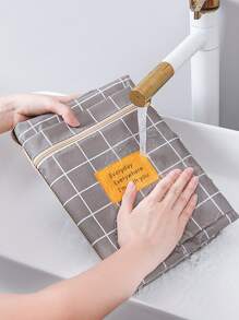 1pc Plaid Pattern Clothes Storage Bag, Polyester Luggage Packing Organizer For Travel Decorations Decor Festival Decor Room Decor Home Decor Bed Room Decor Dress Pants Shoes Jeans Boots Skirt Bedroom, Organizer, Home Storage, White T Shirt Women, Black Pants Women, Ladies Winter Clothes, Dress, - Grey - View 5