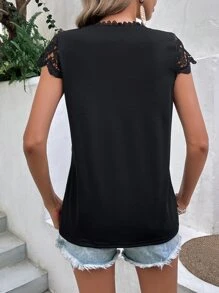 SHEIN Frenchy 拼接水溶蕾絲T恤 - 黑色 - 查看 2