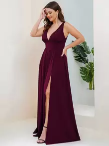 Plus Plunging Neck Split Thigh Bridesmaid Dress - Maroon - View 4