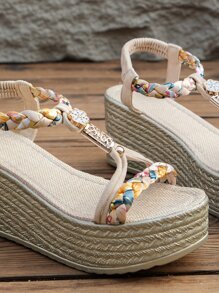 女士隨機花朵圖案編織細節珠子裝飾露跟度假仿麂皮坡跟涼鞋 - 米色 - 查看 4