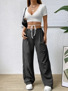 SHEIN EZwear Balletcore Crop Tee Dekolt w szpic Wiąznaie z przodu