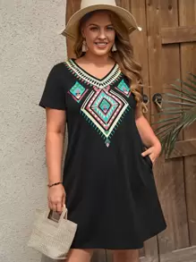 EMERY ROSE Vestido estilo camiseta con estampado geométrico de cuello V - Negro - Ver 5