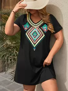 EMERY ROSE Vestido estilo camiseta con estampado geométrico de cuello V - Negro - Ver 6