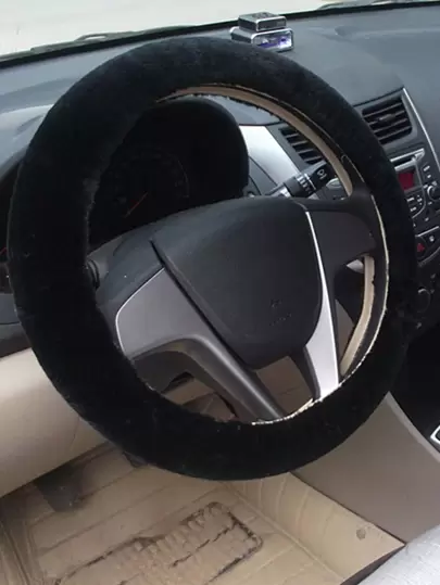 Svart plyschrattskydd utan innercirkel, biltillbehörsinredningsset, vinterandningsbart elastiskt bilrattskydd, lyxigt supermjukt plyschigt sött rattskydd, lämplig för SUV, lastbil, sedan, bil och lastbil, halkfri design, unisex bilratttillbehör, fordonsinredningstillbehör, elastiskt greppvänligt halkfritt skyddande rattskydd