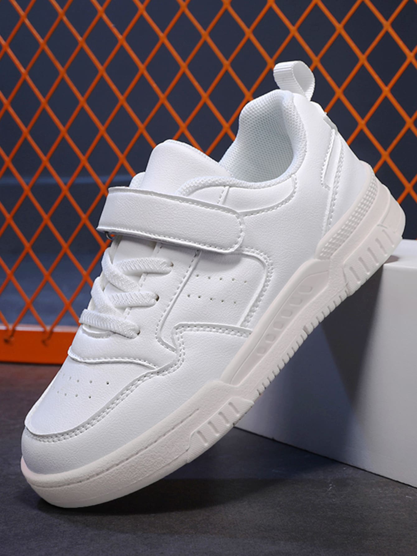 男孩魔術貼運動鞋白色板鞋 - 白色 - 查看 1