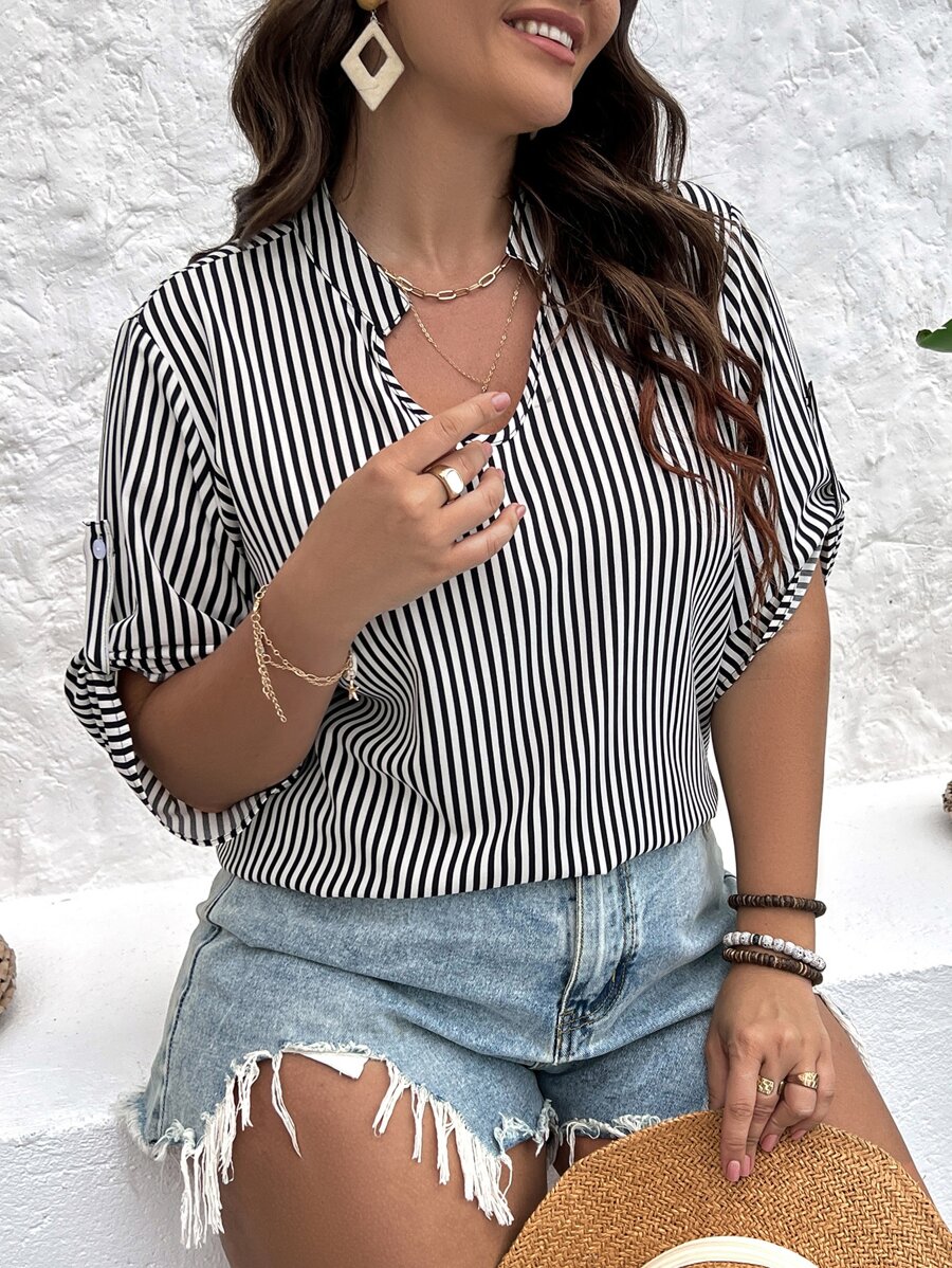 Calvaya 大碼條紋印花缺口領襯衫 - 黑與白 - 查看 1