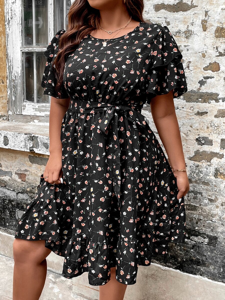 SHEIN LUNE 大碼碎花蝴蝶袖荷葉邊繫腰帶連衣裙 - 彩色 - 查看 1