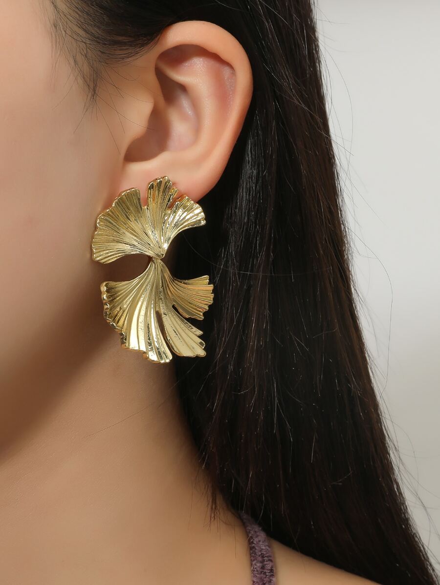 Ginkgo Biloba Design Stud Earrings - Yellow Gold - View 1