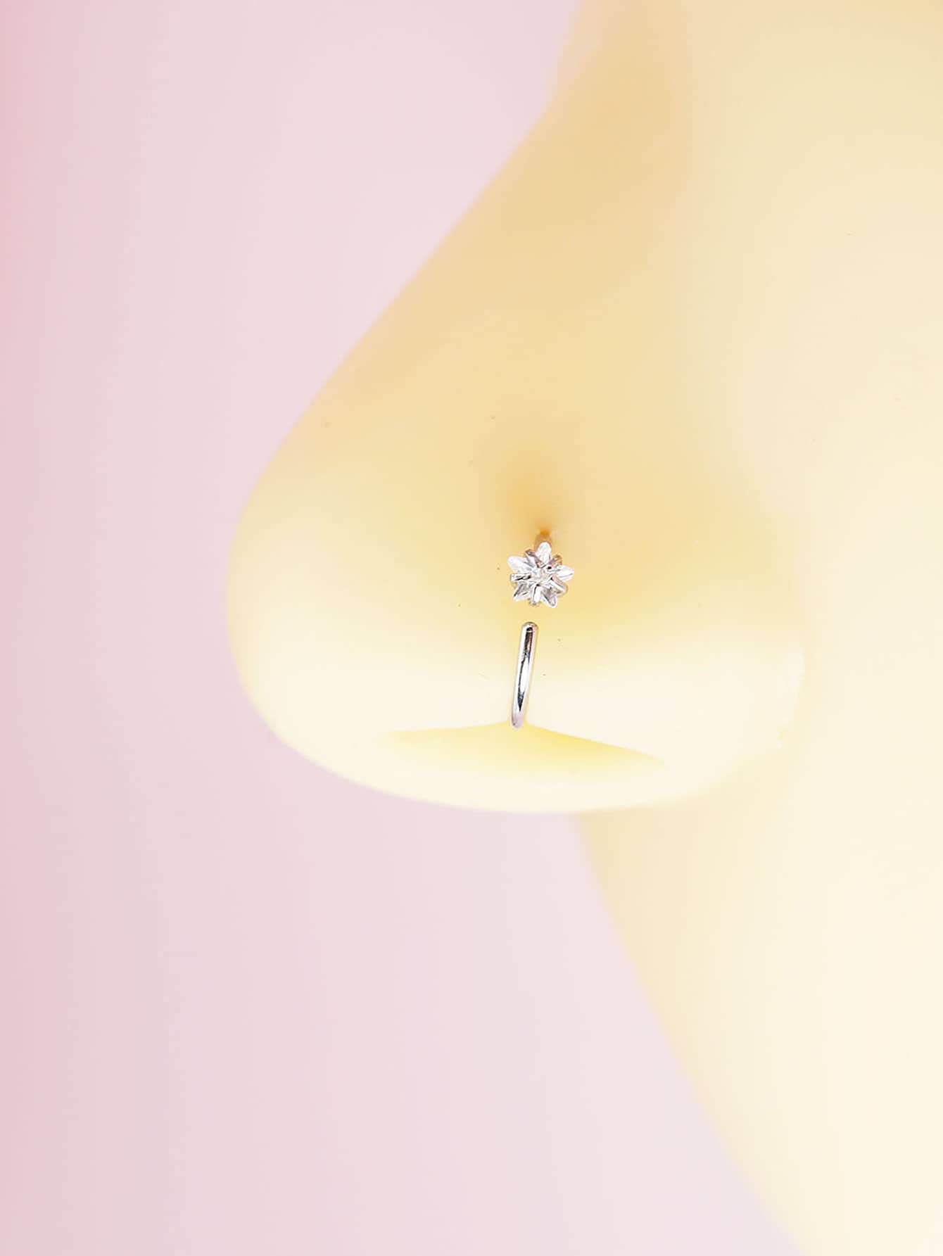 ห่วงจมูก แฟชั่น ติดเพชร สแตนเลส สำหรับ ผู้หญิง และ ผู้ชาย ไม่ต้องเจาะ เครื่องประดับร่างกาย