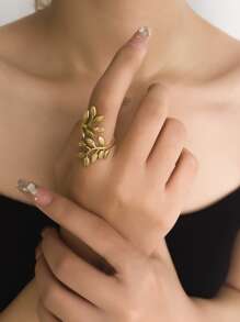 Leaf Design Ring - Yellow Gold - View 1