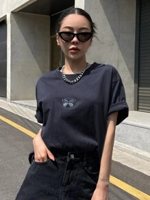 DAZY 蝴蝶刺繡落肩短袖上衣 - 藏蓝色 - 查看 2