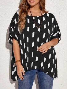 EMERY ROSE Plus Allover Geo Print Batwing Sleeve Asymmetrical Hem Blouse For Summer - Black and White - View 1