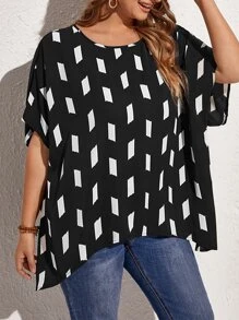 EMERY ROSE Plus Allover Geo Print Batwing Sleeve Asymmetrical Hem Blouse For Summer - Black and White - View 4