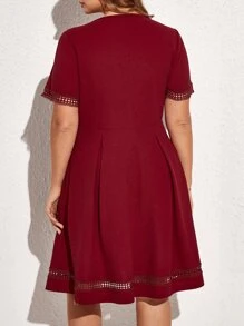 EMERY ROSE Đầm Plus Size Tương phản ren màu trơn Thanh lịch - Màu Đỏ Sâu - Xem 2