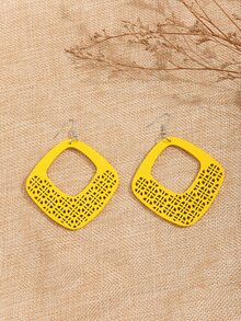 1 Cặp bông tai gỗ hình vuông rỗng hình học - Màu vàng - Xem 2