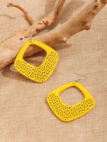 1 Cặp bông tai gỗ hình vuông rỗng hình học - Màu vàng - Xem 3