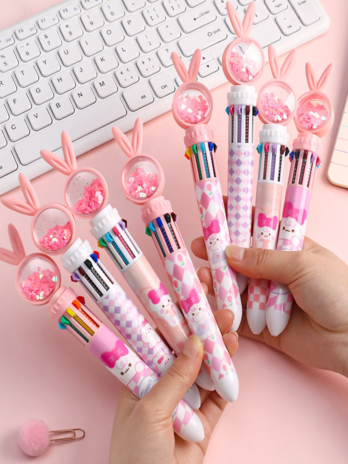 1 cây bút bi trang trí sequin - Nhiều màu - Xem 1