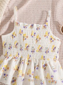 SHEIN Toddler Girls Floral Print Ruffle Hem Shirred Cami Top & Shorts - White - View 4