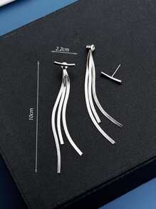 2 chiếc bông tai thả tua kim loại - Bạc - Xem 3