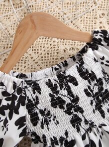 SHEIN 小女童印花泡泡袖花邊下擺上衣和喇叭褲 - 黑與白 - 查看 5