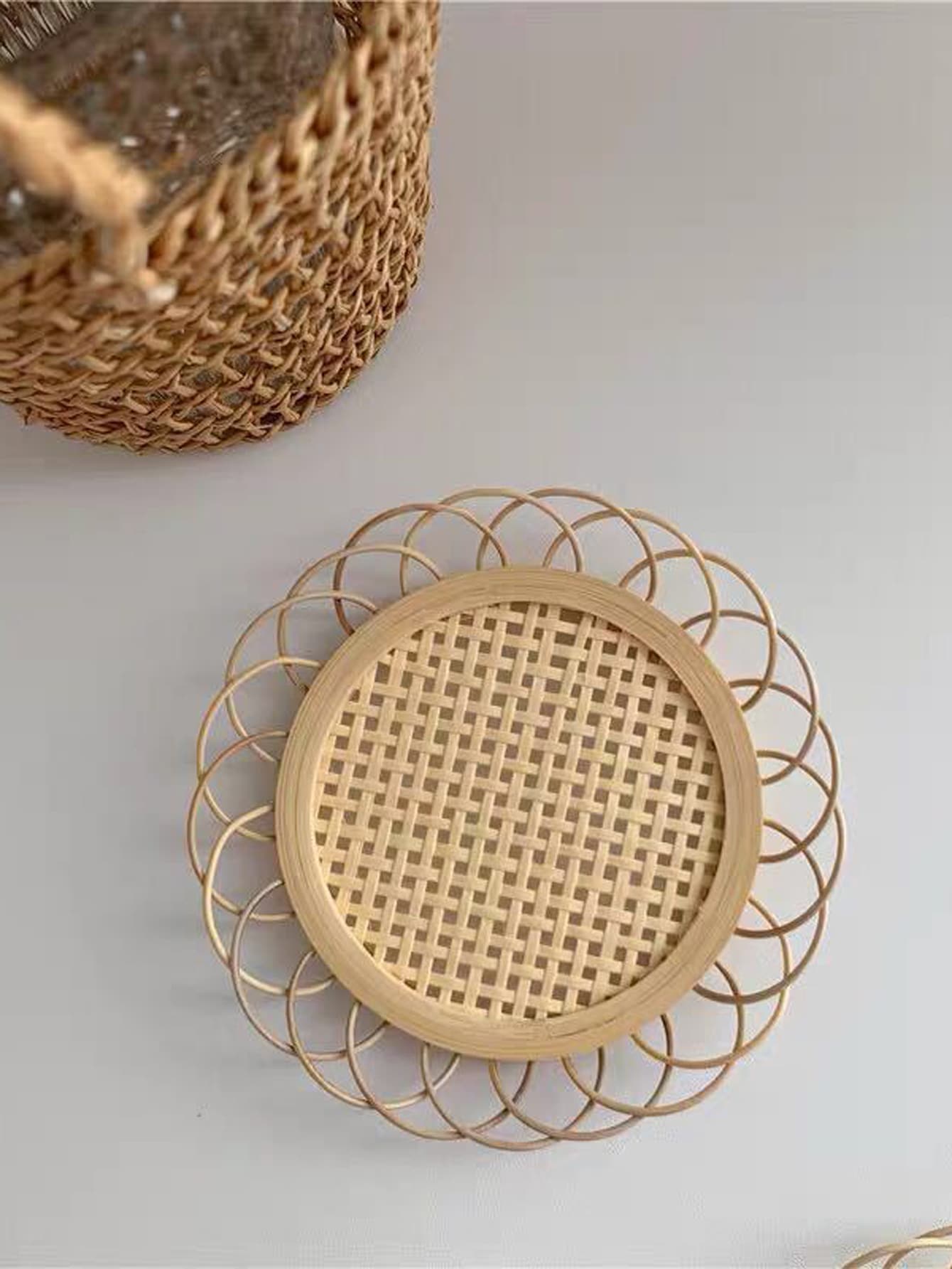 1 cái lót ly bằng tre, thiết kế hoa hiện đại lót ly dệt cho bàn ăn - Màu Khaki - Xem 1