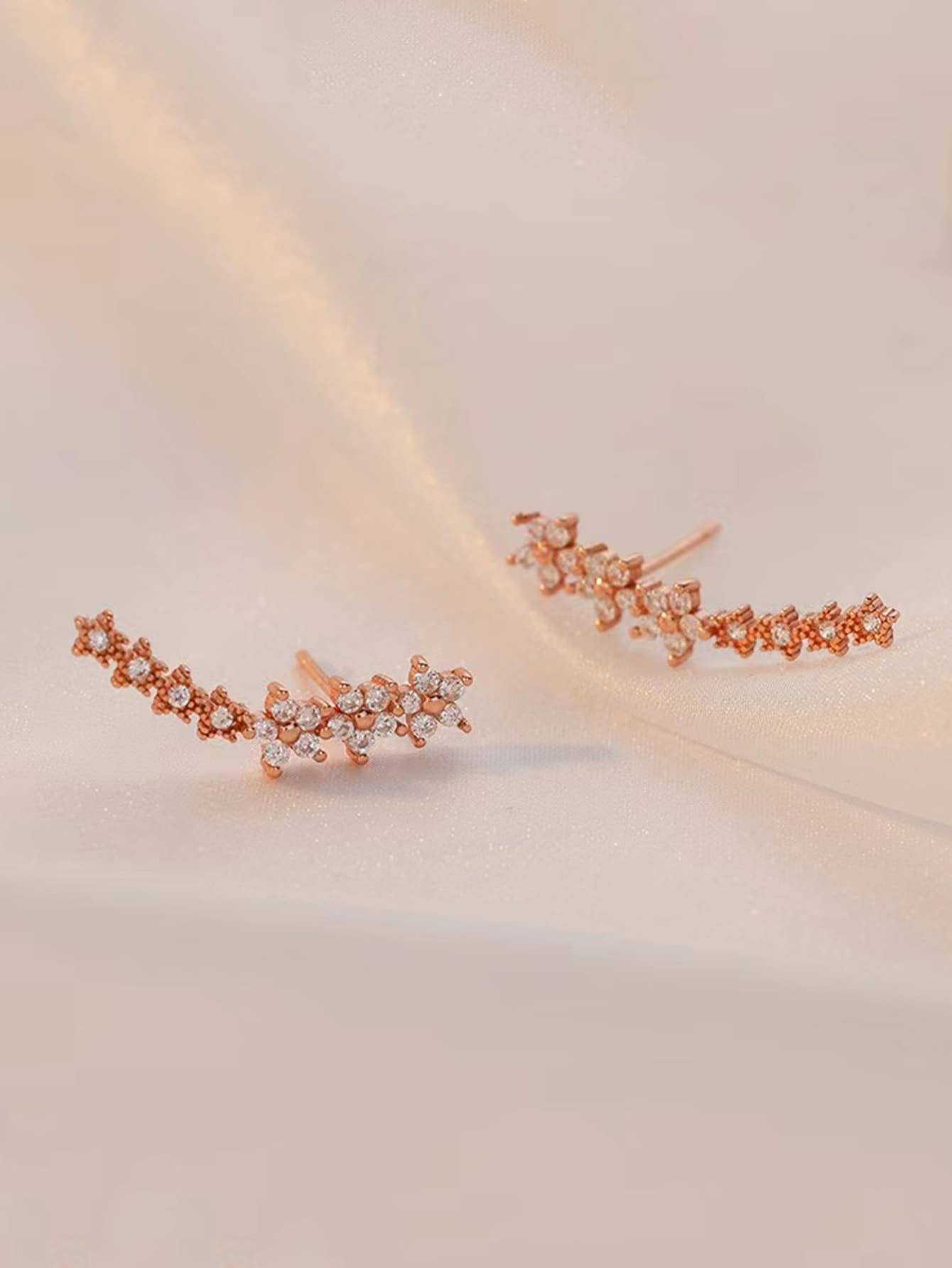2 chiếc bông tai trang trí bằng đá rhinestone - Hoa hồng vàng - Xem 5