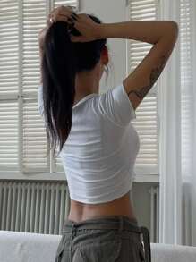 DAZY 條紋針織前紐扣短款T恤 - 白色 - 查看 2