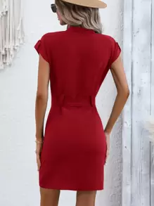 SHEIN LUNE 缺口領蝙蝠袖繫腰帶洋裝