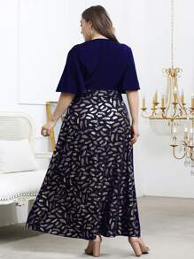 Modelyn 大碼羽毛印花交疊領洋裝 - 藍色 - 查看 2