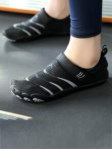 Giày thể thao dây buộc móc và vòng có họa tiết kẻ sọc cho nam, Giày đi lạch thể thao ngoài trời - màu đen - Xem 1