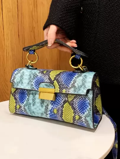 Fashionable , High-End Texture, Light Luxury, Snake Print Niche Design, Versatile Handheld, Detachable Shoulder Cross, Armpit Lock(The Snake Pattern Is Random)