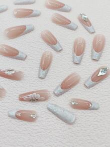 使用24入組長棺材白色法式閃光萊茵石花卉印花假指甲和1入組指甲銼和1張膠帶打造迷人魅力 - 彩色 - 查看 3