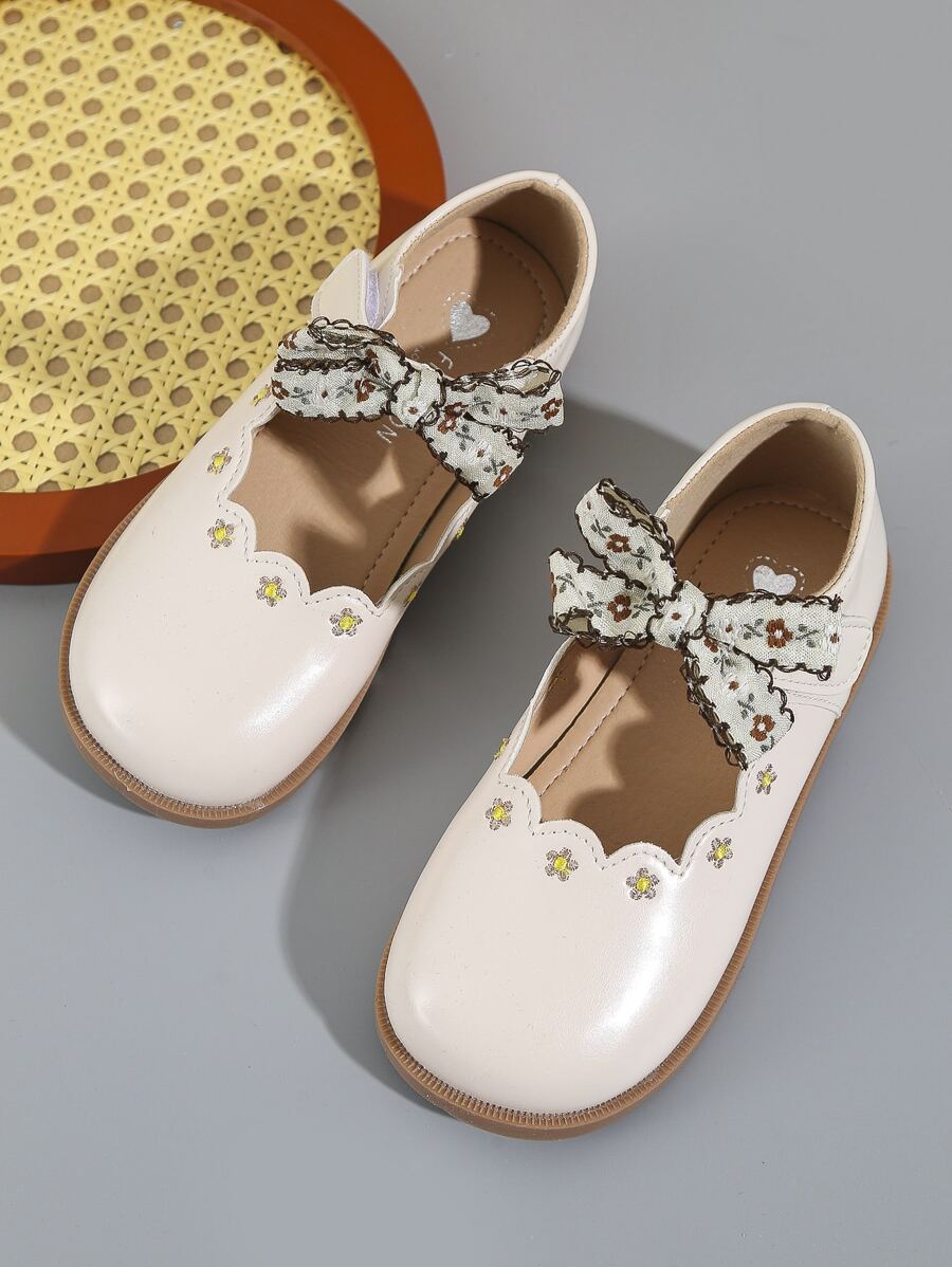女孩花卉刺繡貝殼邊蝴蝶結裝飾瑪麗珍學院戶外平底鞋