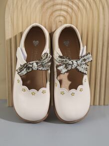 女孩花卉刺繡貝殼邊蝴蝶結裝飾瑪麗珍學院戶外平底鞋