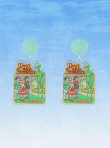 Stevenrhodes Bông tai thả hình học đồ họa Alien & Figure - màu xanh lá - Xem 1