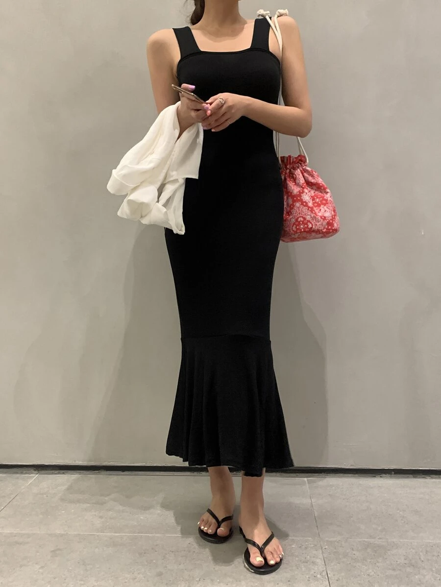 DAZY Solid Mermaid Hem Dress - Black - View 1