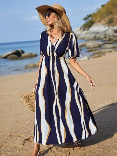 SHEIN VCAY 撞色交疊領A字洋裝