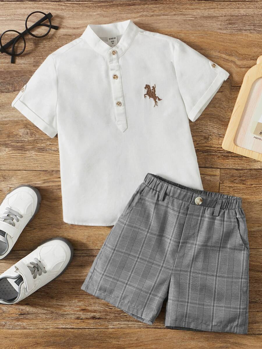 SHEIN 小男童馬和人物刺繡捲邊袖上衣和格紋短褲 - 彩色 - 查看 1