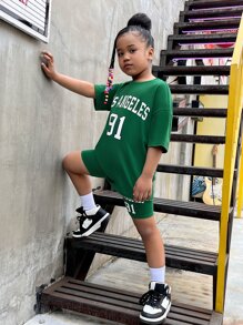SHEIN Leap Crew Cô gái Tween Đồ họa Chữ cái Áo thun Thả vai & Quần short đi xe - màu xanh lá - Xem 3