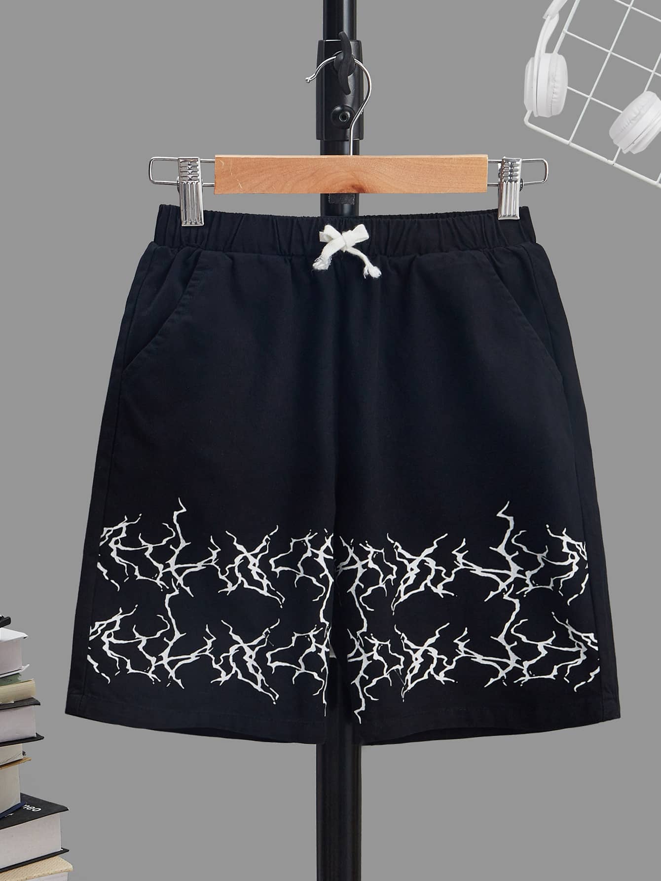 SHEIN Boys Graphic Print Drawstring Waist Shorts - Black - View 1