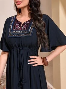 Seusyu Floral Embroidery Drawstring Waist Ruffle Hem Dress - Black - View 6