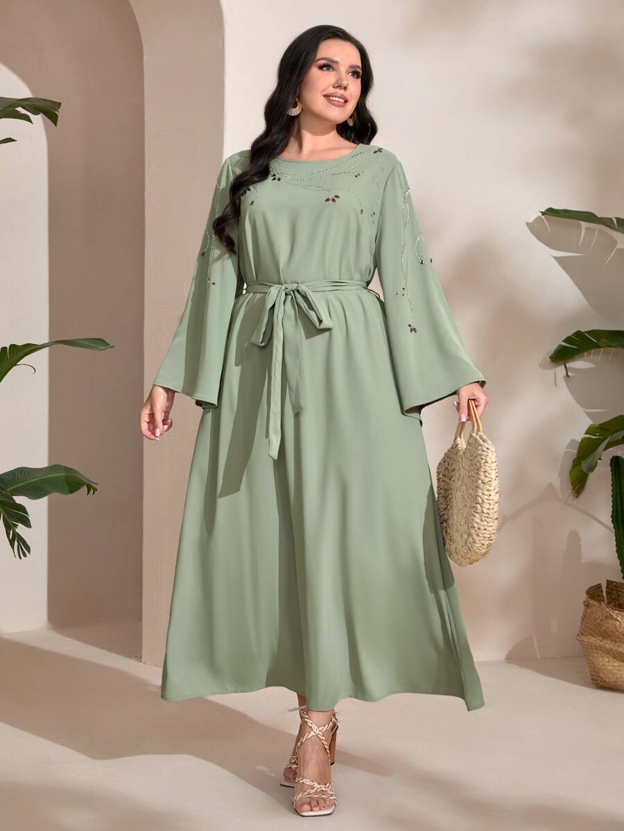 Modelyn 大碼水鑽細節鐘形袖繫腰帶洋裝